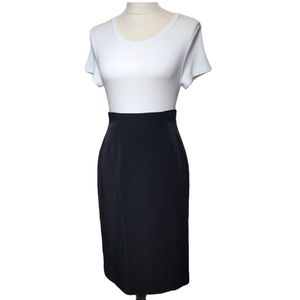 MaxMara, Black Pencil Skirt. Size 8